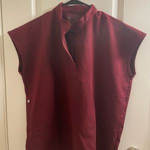 Figs scrub top & bottom